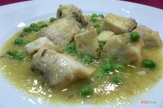 Corvina con guisantes