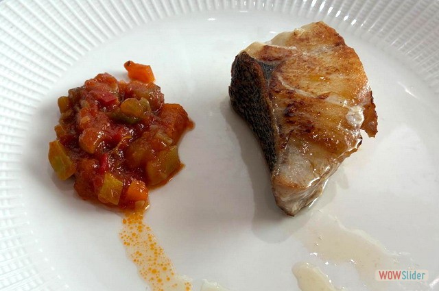 Corvina a la plancha con pisto