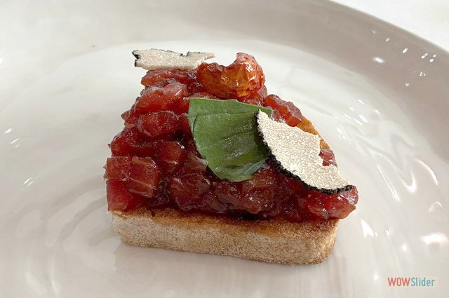 Tosta de atun y trufa