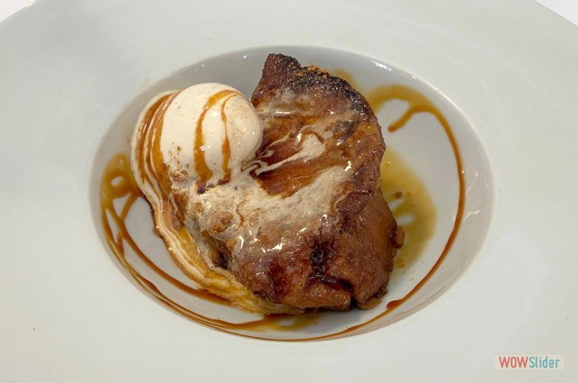 Torrija de pan brioche con helado